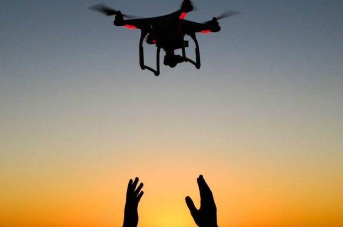 無人機新手怎么學(xué)？有沒有新手1000元以內(nèi)無人機推薦？